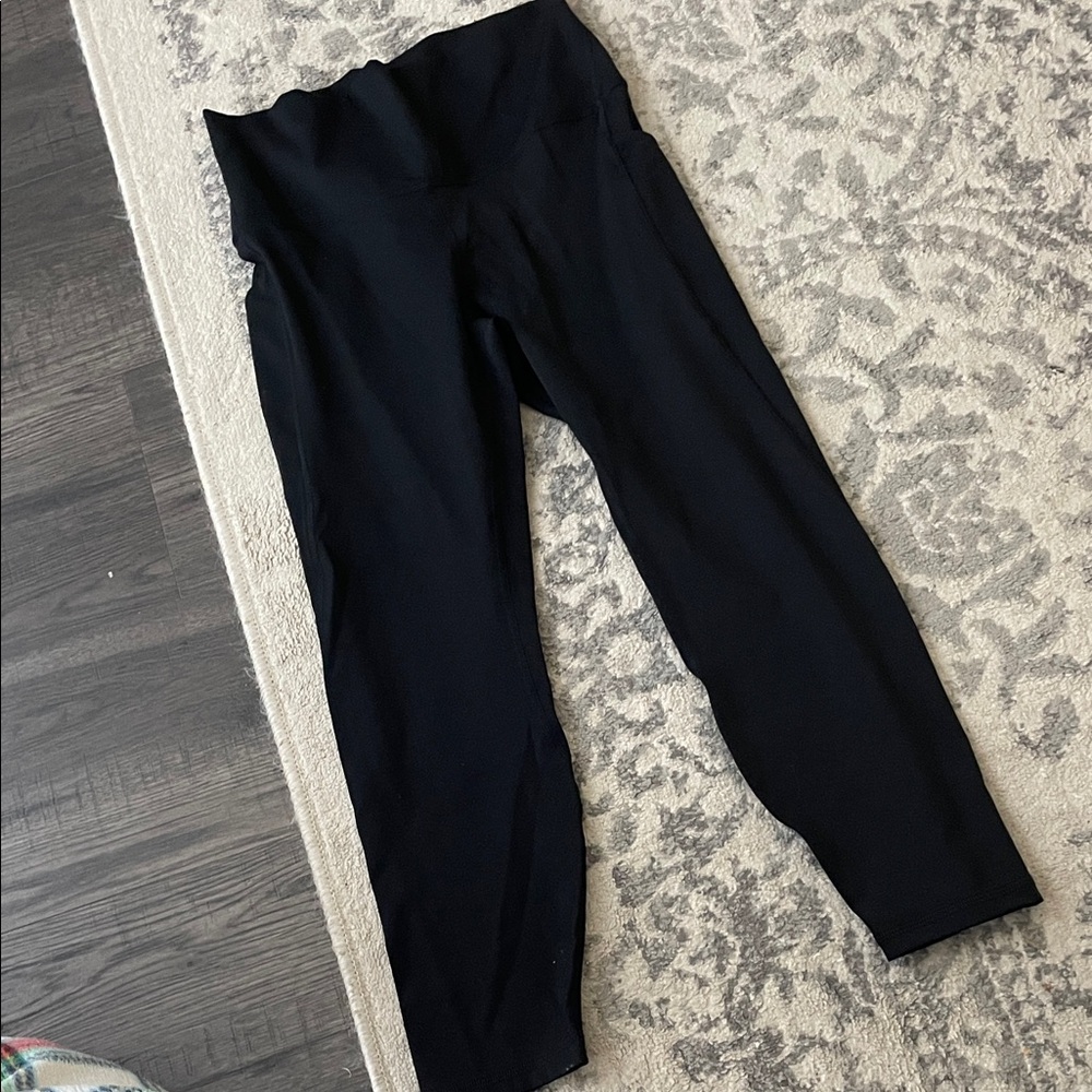 Classic Black 3/4 Leggings